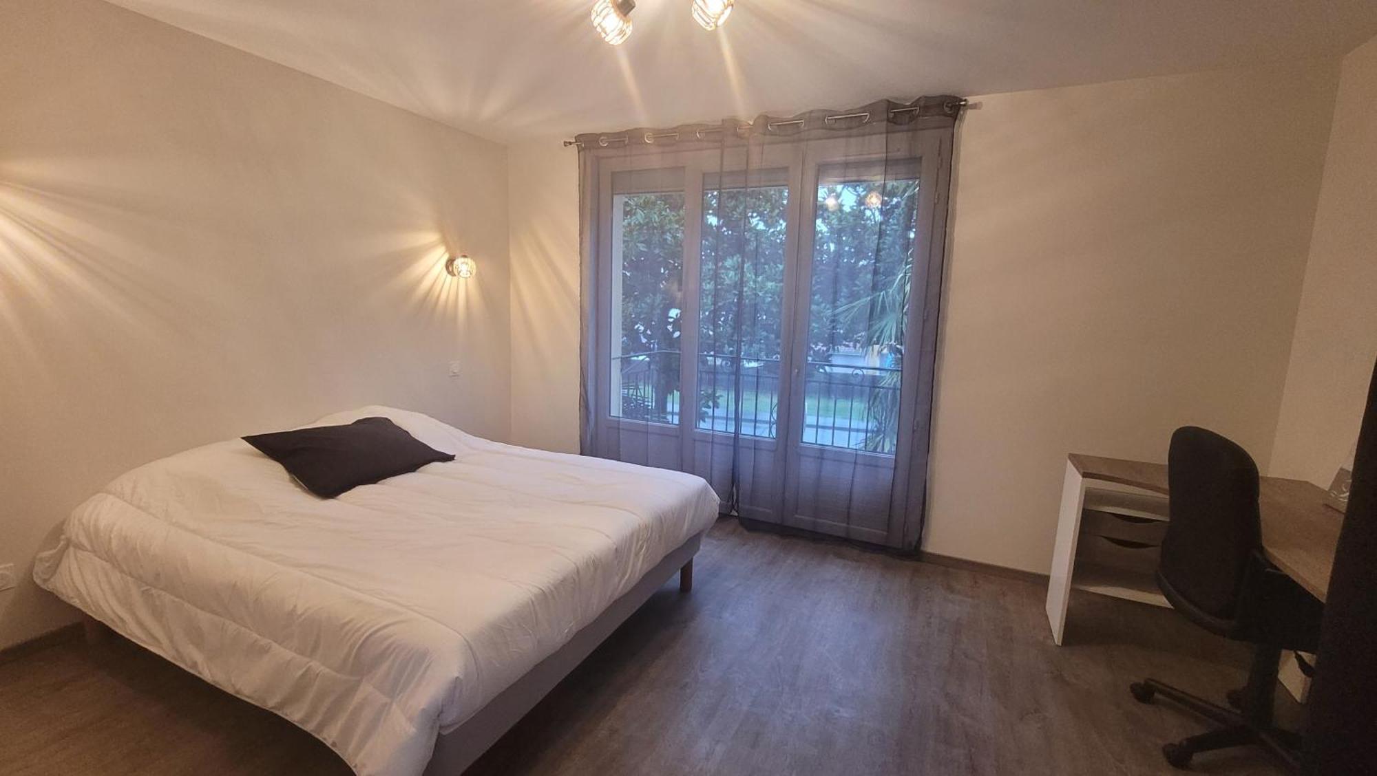 Bel Appartement T5 Neuf Avec 4 Chambres Tarbes Ngoại thất bức ảnh